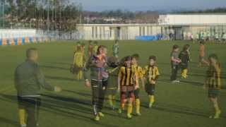 preview picture of video 'CD Estarreja 1 - SC Beira-Mar 2 - Benjamins A - 2013/2014'