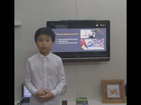 Bạn Phan Huy Khánh lớp 5B với tiết mục: English: Book vs Smartphone