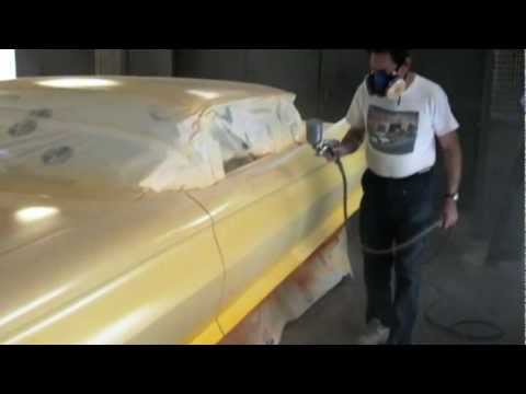 Gene Winfield repainting "Maybellene"