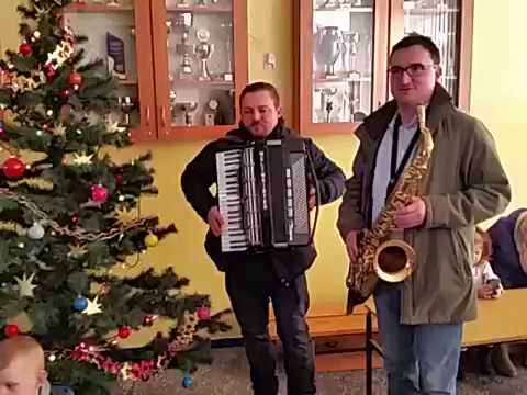 Kolędy. SP Borek Wlkp. Andrzej Kaczmarek i Lucjan Adamiak 22-12-2016.