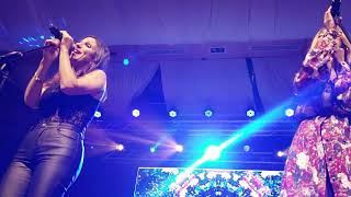 Mejor sin Ti - Ella Baila Sola en Chile