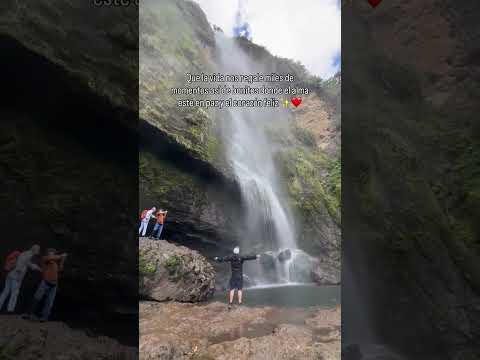 Chorro de Girón, Azuay #reels #shorts #girón #travel #aventura #azuay #cuenca