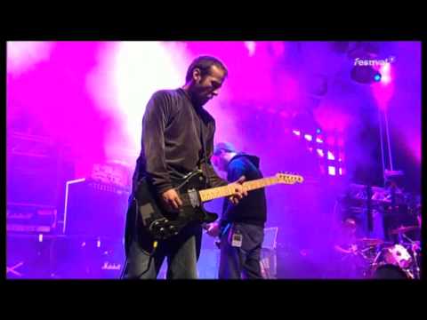 Mogwai - 2006/08/04 - 02 - Glasgow Mega-Snake (Haldern Pop Festival)