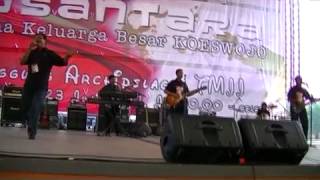 Download lagu Koes Plus  - Pilih  Satu   :  Benklus Padalarang  feat  Sutaryono Beat Plus   at  TMII mp3