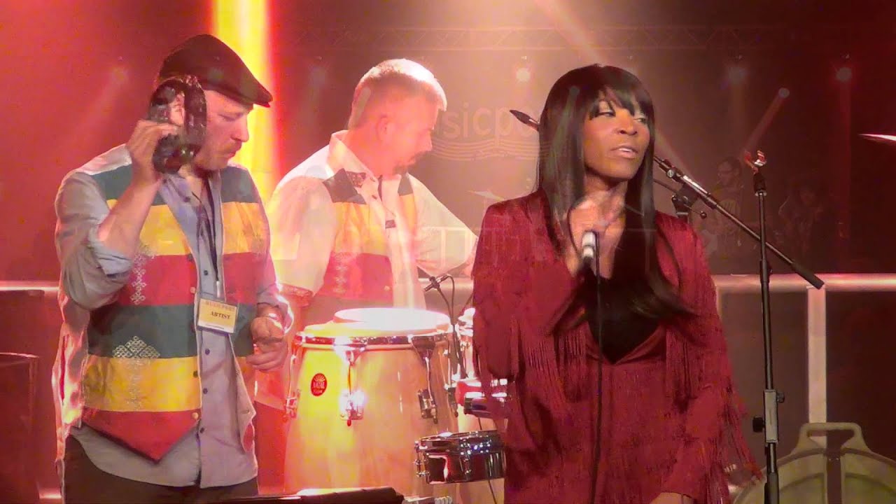 Addis To Omega – live at Musicport Festival 2015