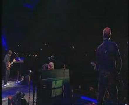 Coldplay - Speed Of Sound - Glastonbury 2005
