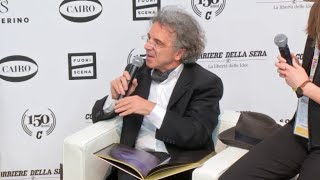 Donald Trump dipinto tra carne e piume, l’opera del greco Melanitis presentata allo Spazio Corrie...