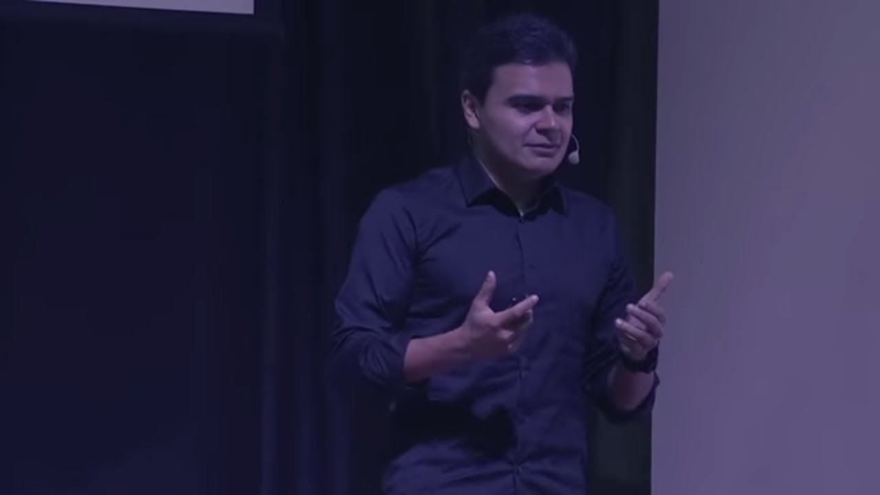 Medellín, arquitectura inspirada en los sueños de los ciudadanos | John Octavio Ortiz | TEDxIUEsumer