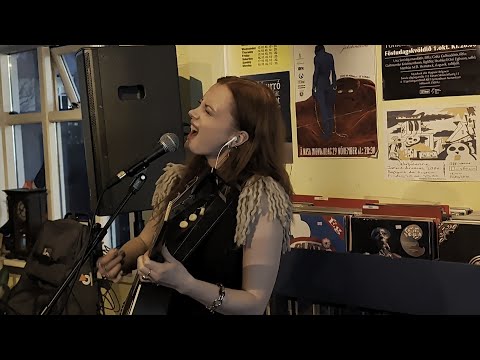 Elín Hall - Heaven To A Heathen - Iceland Airwaves 2025 - 12 Tonar - 11-5-2025