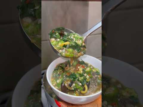 Eine schnell und einfach zuzubereitende weiße Meeresfrüchte-Okra-Suppe