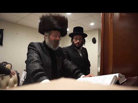 Niklesburg Rebbe Counting Sefiras Haomer 2018