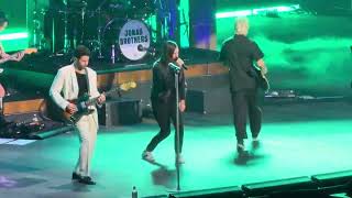 Red Jumpsuit Apparatus x Jonas Brothers: Face Down live - Jonas20: Greetings from Your Hometown Tour