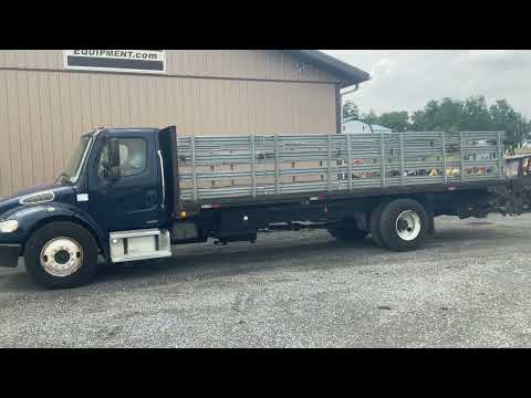 2005 FREIGHTLINER FLAT BED  For Sale