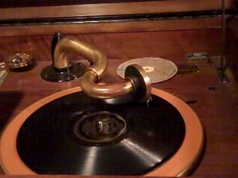 Jan Garber Pretty Soon Roaring 20's.MP4