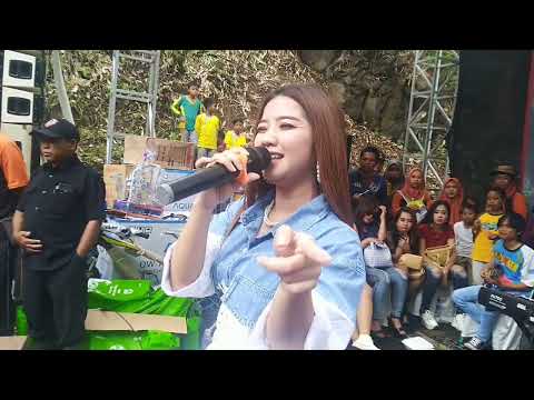 Bumisari digoyang AJENG DEVINTA (BP4) - OJO DIBANDINGKE bersama KANTTATA Musical Skill
