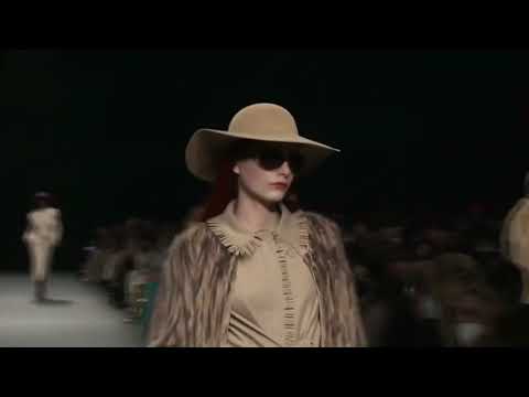 Alberta Ferretti Fashion in Milan Fall 2022 Winter 2023 / Clothing, bags and accessories