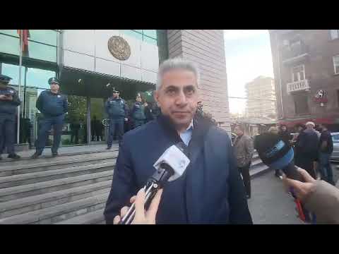Մենք էստեղ կանգնած ենք, ինքը էնտեղ մի 8 ժամ խոսելու է. Էդգար Ղազարյան