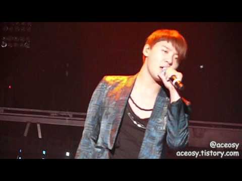 110520 JYJ Worldwide Concert in Vancouver - Fallen leaves