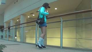 夏はデニムのミニスカートが一番