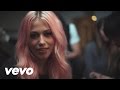 Amelia Lily - Party Over (Behind The Scenes) 