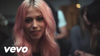Amelia Lily - Party Over (Behind The Scenes)