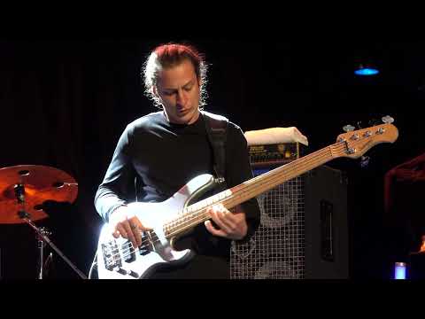 Lee Ritenour - Trans4JAZZ-Festival Konzerthaus Ravensburg - 10.11.2022 - Etude & Bass Solo - LIVE !!
