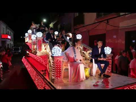 Multitudinario desfile de carrozas en Vitigudino