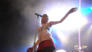 HOLLYSIZ - Better than yesterday (live)