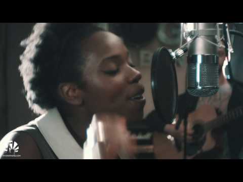 Jenn Mundia - Heads or Tails (NYCROPHONE's Acoustic Gold Sessions)