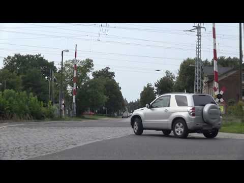 Bahnübergang gesperrt - ELSTERWELLE