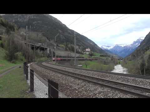 SBB Re 460.095-3 INCROCIA DOPPIA DB  CON CARRI MERCI WASSEN. (CH) 25 - 4 - 2015.