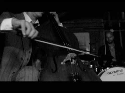 Vesterinen Yhtyeineen - Kukaan ei koskaan