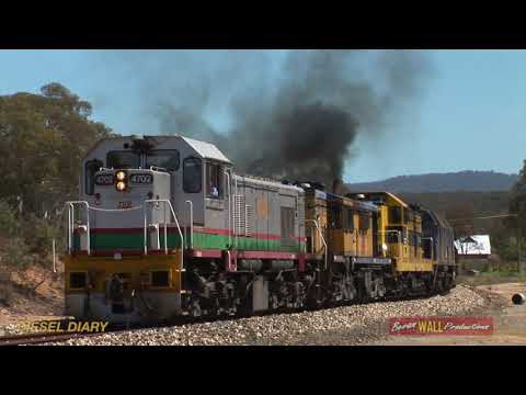 Australian diesel locomotives 4702, 48s33, 4904 & FL220 Charbon to Blayney - October 2011