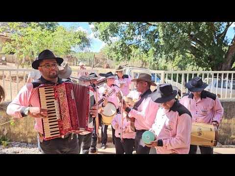 Folia de Reis Estrela de Ouro de Itapecerica-MG, chegada na casa da dona da promessa - 26/10/2025.