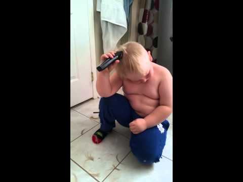 Cj 5歳児が初めて頭を剃ってみた!2015年5月 (Cj 5yrs old shaving his head for the 1st time!. May 2015)