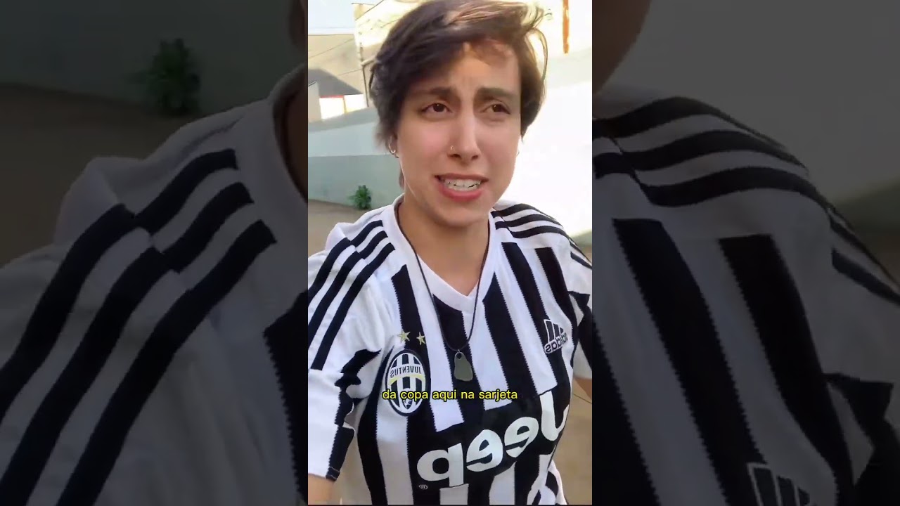 Como disfarçar qnd vc tropeça na rua | Soofia Trindade #humor #comedia #funny #viral #shorts