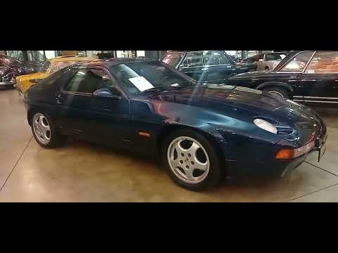 Porsche 928 GTS in Germany 🇩🇪 at classic Remise - Düsseldorf Carspotting 