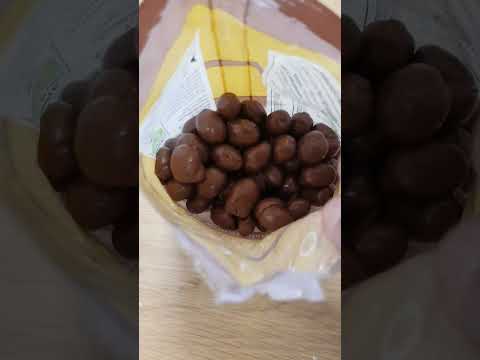 chocolate peanuts