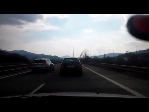 R1 zaradenie sa tesne pred auto v 110kmh