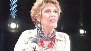 maria jimenez   con dos camas vacias