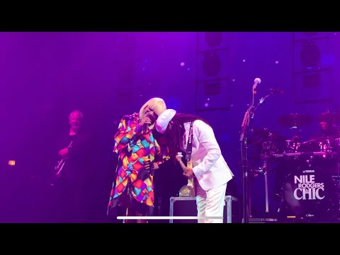 Chic - Nile Rodgers - Get Lucky      (W/TEARJERKER Tribute Intro)      Live 2022 (Chicago 8/20/2022)