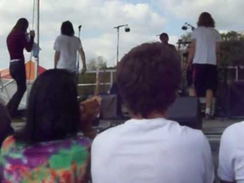 Thumbnail for This Aint LA - The Sex Bombs ft. Matt Shultz Starry Nights Music and Arts Festival 2012 by Music festival, Matt Shultz