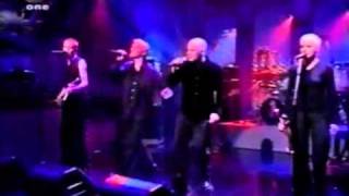Chumbawamba - Tubthumping with lyrics