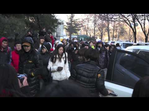 130104 SNSD Music Bank arrival