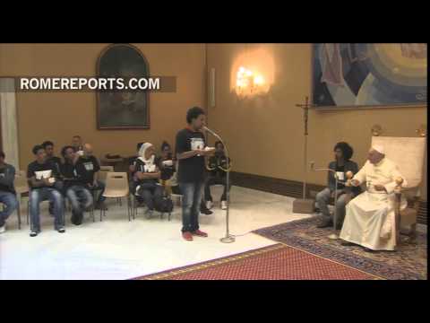 El Papa con lo sobrevivientes de Lampedusa