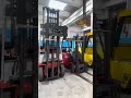 Riproduci video