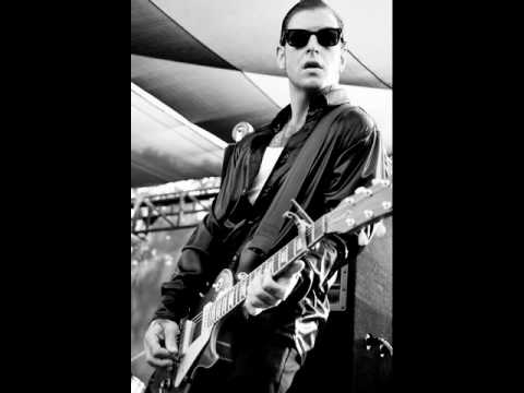 download lagu mp3 mp4 Social Distortion Maybellene, download lagu Social Distortion Maybellene gratis, unduh video klip Social Distortion Maybellene
