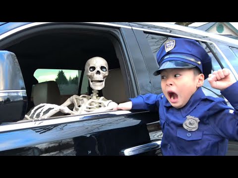 KOYA and NEMI Skeleton Arrest!! Pretend to be police officers Police officers