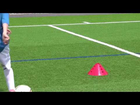 Fussballtraining: Fintenzickzack - Finten - Technik