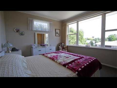 SOLD - 8 Silver Birch Rise, Henderson - Alan Hyslop and Robyn Rule